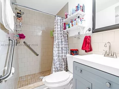 Bath - 4151 19th Ct SW, Naples, FL 34116 photo 2 of 4