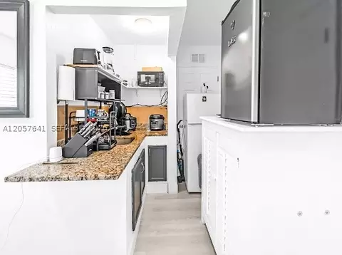 Kitchen - 4151 19th Ct SW, Naples, FL 34116 photo 6 of 6