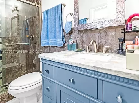 Bath - 4151 19th Ct SW, Naples, FL 34116 photo 4 of 4