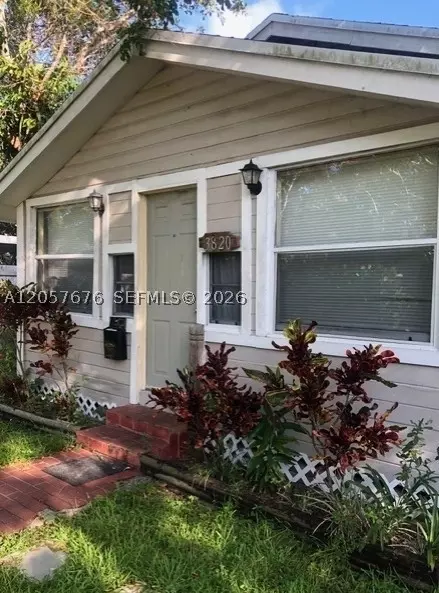 3820 Oak Ave, Miami, FL 33133