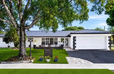 5001 Madison St, Hollywood, FL 33021