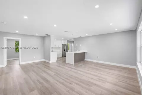 6420 NW 26th St, Sunrise, FL 33313