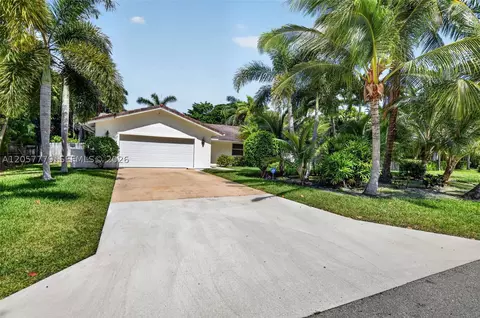 731 NW 4th Ct, Boca Raton, FL 33432