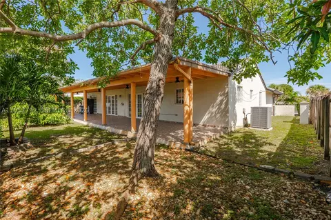 Exterior - 6320 NW 199th St, Hialeah, FL 33015 photo 7 of 7