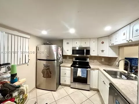 3905 N Nob Hill Rd #312, Sunrise, FL 33351