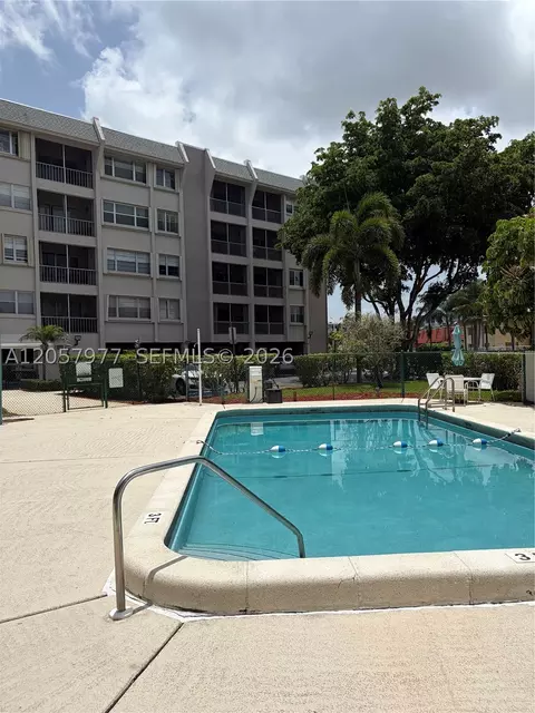 505 Spencer Dr #315, West Palm Beach, FL 33409