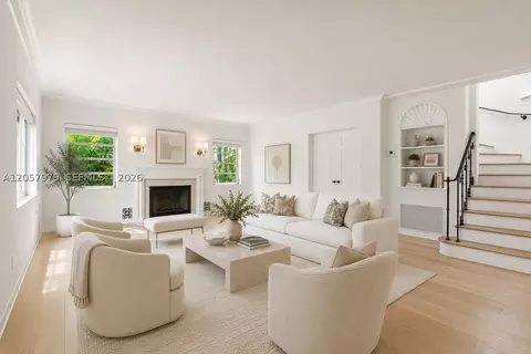 5842 Alton Rd, Miami Beach, FL 33140