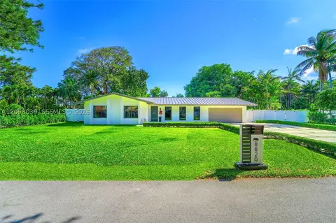 8820 SW 182nd Ter, Palmetto Bay, FL 33157
