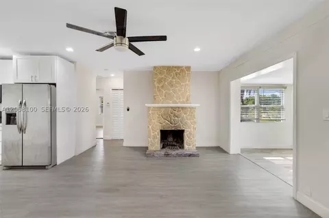Living - 3405 Robbins Rd, Pompano Beach, FL 33062 photo 3 of 15