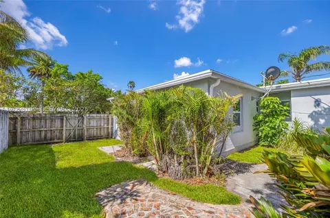 Exterior - 3405 Robbins Rd, Pompano Beach, FL 33062 photo 8 of 10