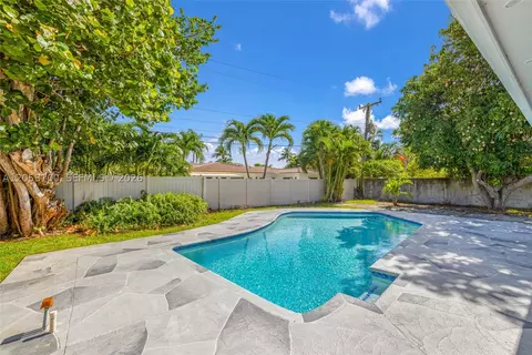 Exterior - 3405 Robbins Rd, Pompano Beach, FL 33062 photo 3 of 10