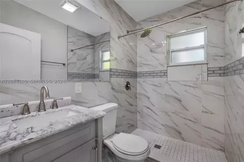 Bath - 3405 Robbins Rd, Pompano Beach, FL 33062 photo 3 of 3