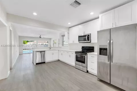 Kitchen - 3405 Robbins Rd, Pompano Beach, FL 33062 photo 2 of 2