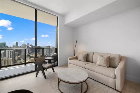 159 NE 6th St #5008, Miami, FL 33132