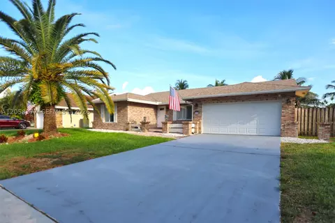 9480 NW 10th St, Plantation, FL 33322