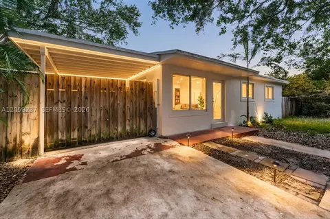 3611 SW 36th St, West Park, FL 33023