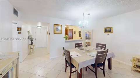 9320 Sunrise Lakes Blvd #303, Sunrise, FL 33322