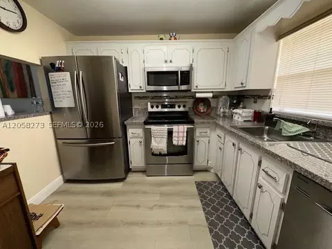 9801 Sunrise Lakes Blvd #203, Sunrise, FL 33322