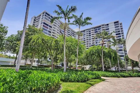 500 Three Islands Blvd #213, Hallandale Beach, FL 33009