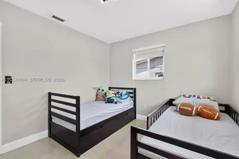 Bedroom - 1271 W 78th St, Hialeah, FL 33014 photo 3 of 6