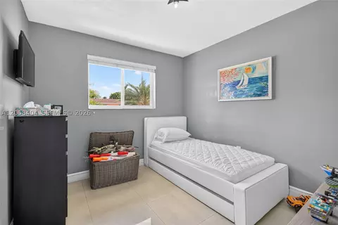 Bedroom - 1271 W 78th St, Hialeah, FL 33014 photo 1 of 6