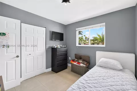 Bedroom - 1271 W 78th St, Hialeah, FL 33014 photo 2 of 6