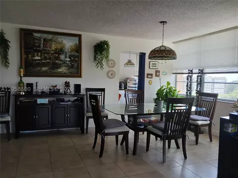 1100 Saint Charles Pl #712, Pembroke Pines, FL 33026