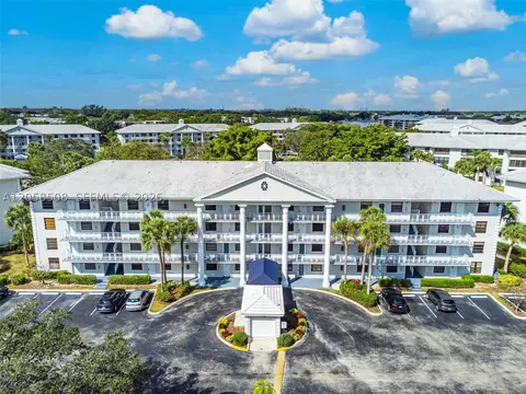 1719 Whitehall Dr #304, Davie, FL 33324
