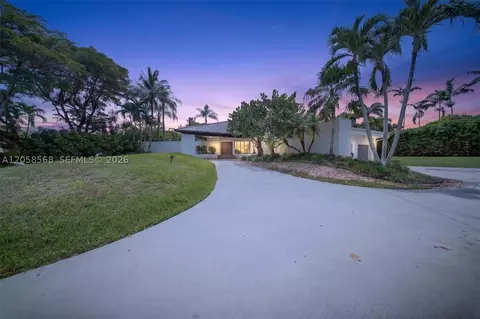 8925 SW 102nd Ter, Miami, FL 33176