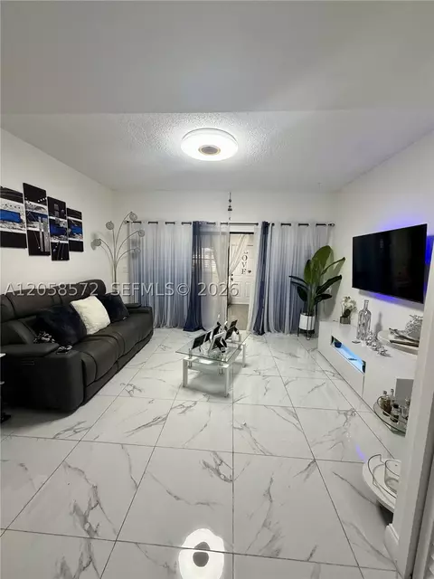 270 NW 71st Ave #4, Miami, FL 33126