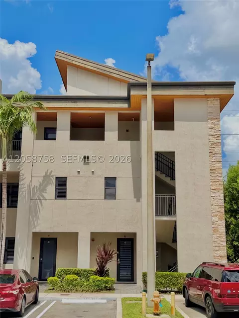 10455 NW 82nd St #10, Doral, FL 33178