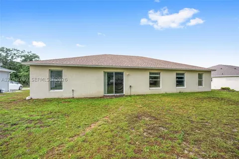 Exterior - 20 Pine Court Loop, Ocala, FL 34472 photo 2 of 6