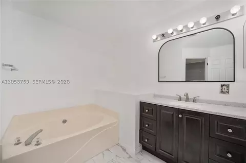 Bath - 20 Pine Court Loop, Ocala, FL 34472 photo 1 of 3