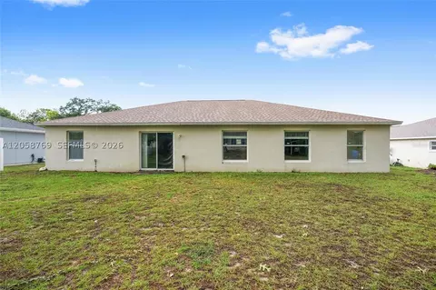 Exterior - 20 Pine Court Loop, Ocala, FL 34472 photo 3 of 6