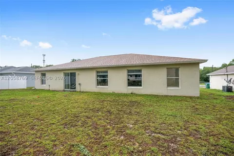 Exterior - 20 Pine Court Loop, Ocala, FL 34472 photo 5 of 6