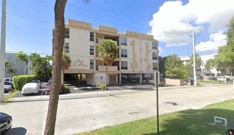 2420 Diana Dr #206, Hallandale Beach, FL 33009