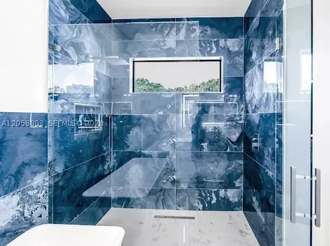 Bath - 3619 Randall Blvd, Naples, FL 34120 photo 6 of 7