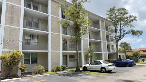 2900 NW 48th Ter #310, Lauderdale Lakes, FL 33313