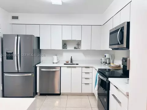5161 Collins Ave #1510, Miami Beach, FL 33140