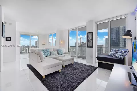 253 NE 2nd St #3302, Miami, FL 33132