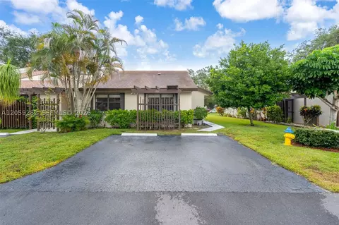 1551 NW 98th Way, Pembroke Pines, FL 33024