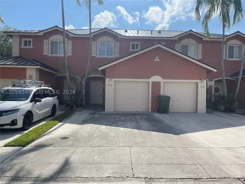 904 NW 100th Ave, Pembroke Pines, FL 33024