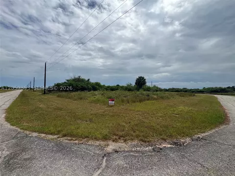 360 Neighborly Rd, La Belle, FL 33935