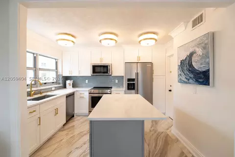 1817 S Ocean Dr #215, Hallandale Beach, FL 33009