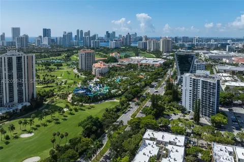 20100 W Country Club Dr #1206, Aventura, FL 33180