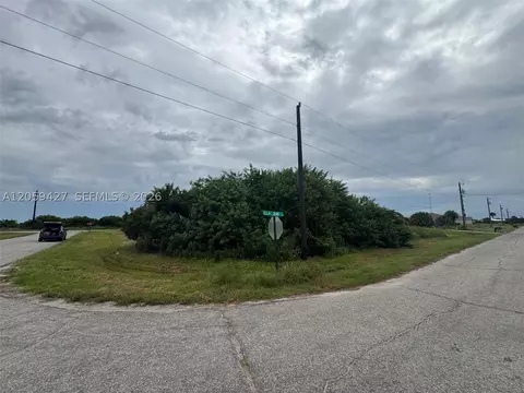501 Ella Jean Pl, La Belle, FL 33935