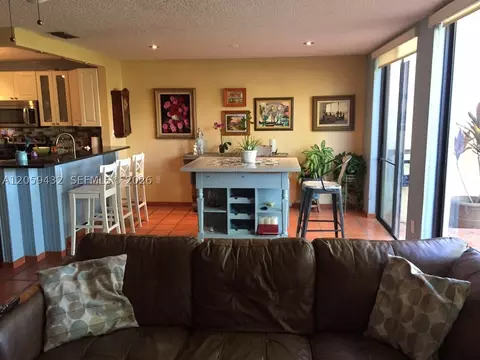 Kitchen - 3917 Adra Ave #E-46A, Doral, FL 33178 photo 1 of 4