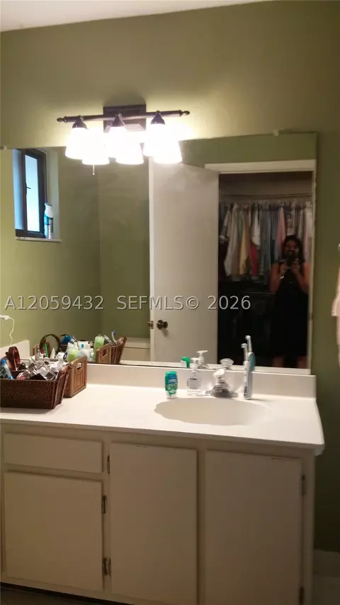 Bath - 3917 Adra Ave #E-46A, Doral, FL 33178 photo 2 of 2