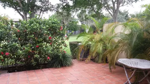 Exterior - 3917 Adra Ave #E-46A, Doral, FL 33178 photo 4 of 5