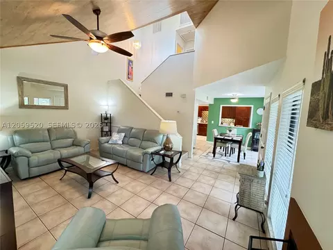 8707 Bardmoor Pl #101, Seminole, FL 33777